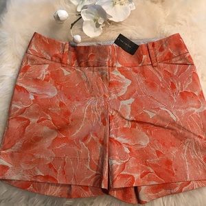 Pretty beige/ orange shorts